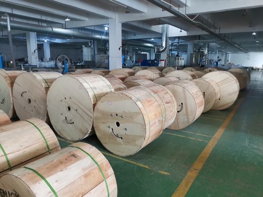 درب بیرونی G652D GYTZA کابل فیبر نوری تک حالت 4c 12c 36c 72c 96c ضد شعله