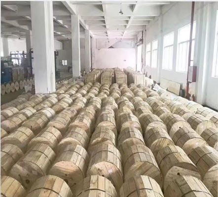 4 12 24 36 48 72 96 144 288 کابل فیبر نوری هسته ای تک حالت GYXTW