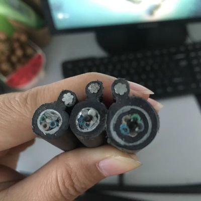 24 48 96 هسته فوقانی خودپذیر شکل 8 کابل فیبر نوری تک حالت G652d زرهی GYTC8S GYTC8A